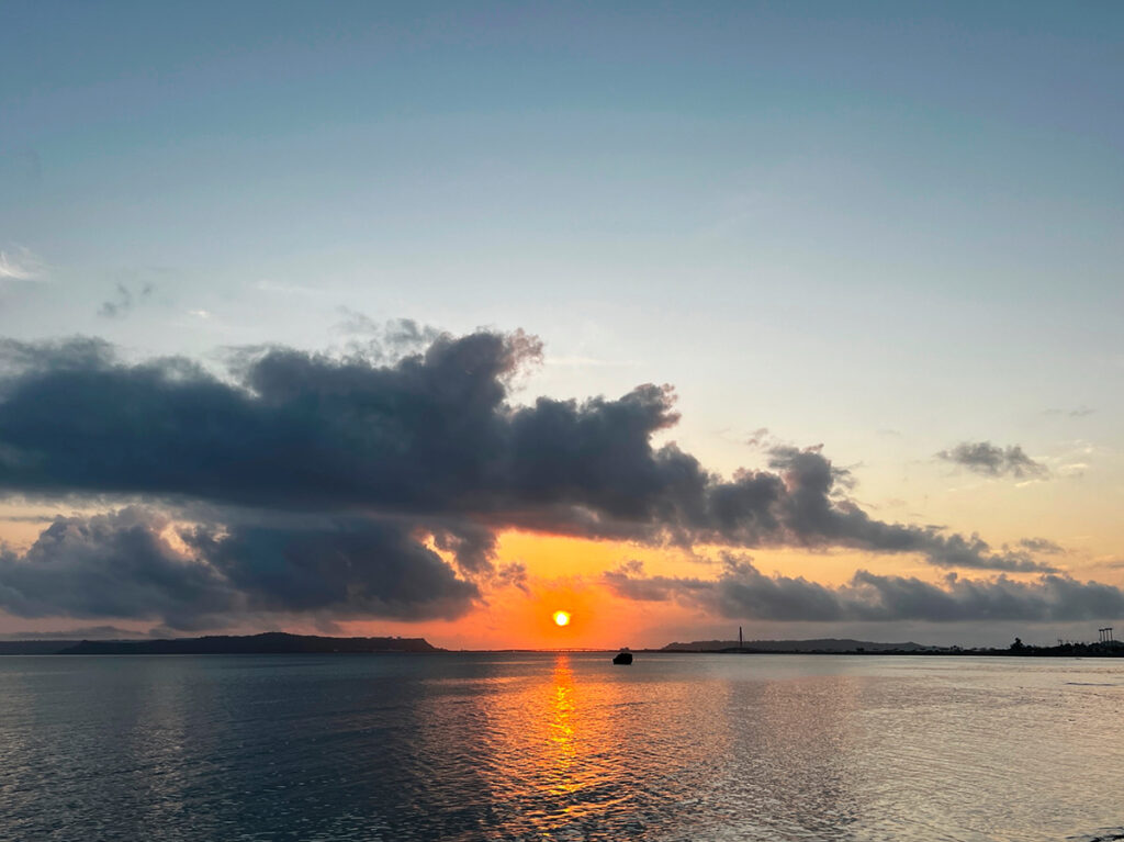 【画像】2022年3月15日の沖縄の海と太陽