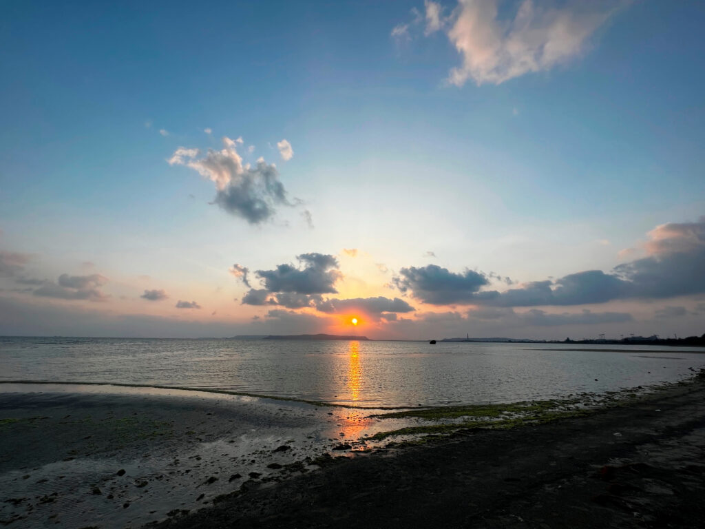 【画像】2022年4月9日の沖縄の朝の海