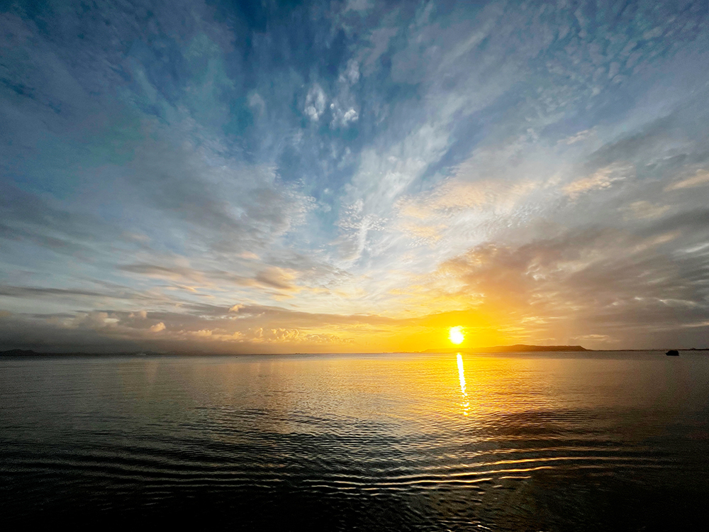 【画像】2022年7月16日の沖縄の海と朝日