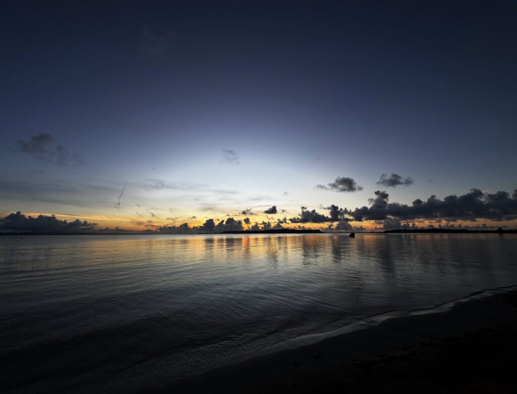 【画像】沖縄の日の出前